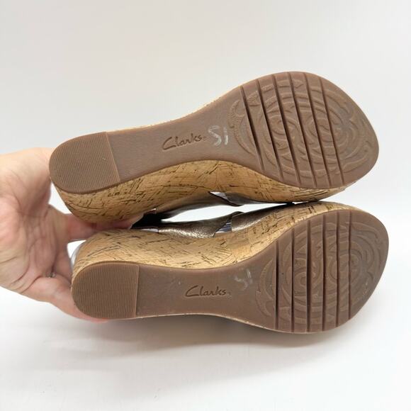 CLARKS Caslynn Diem High Heel Wedge Sandal Gold Metallic Size 7 Office Dressy - Picture 10 of 14